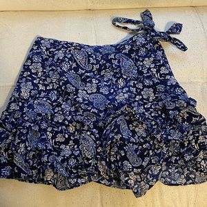 Floral knot side ruffle skirt